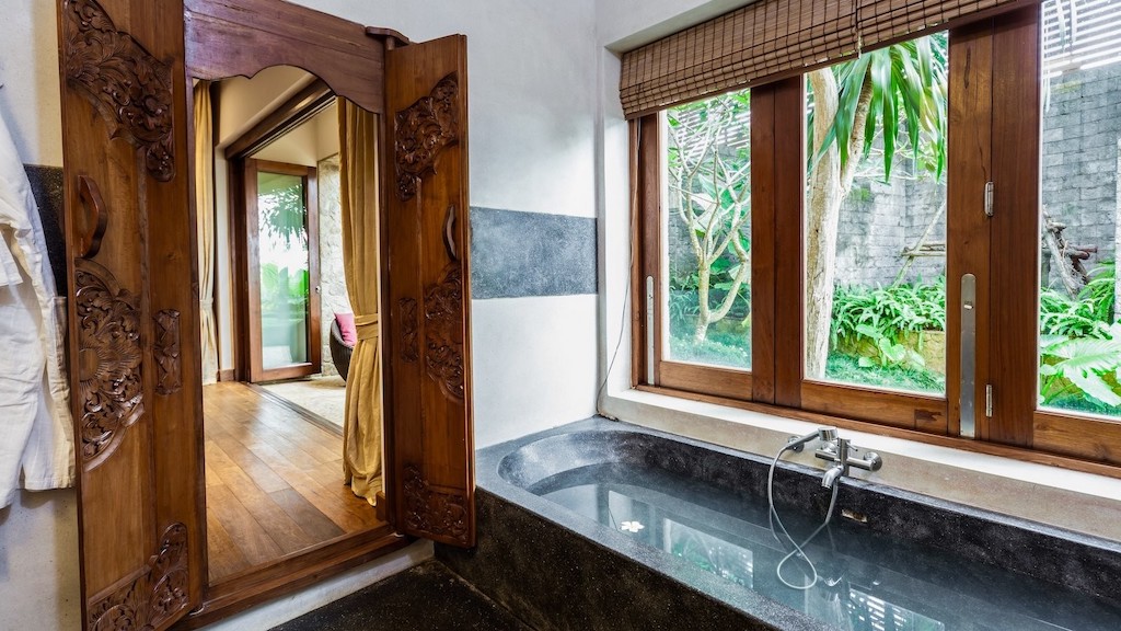 Koh Samui Luxury Villa For Sale Bathtub