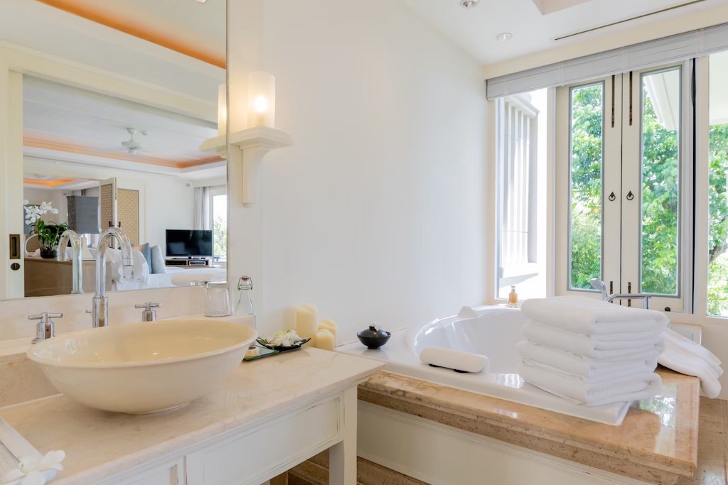 Trisra Signature Villa Phuket Bathroom