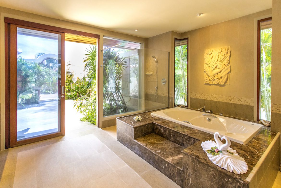 Udorn Thara Villa Koh Samui Bath