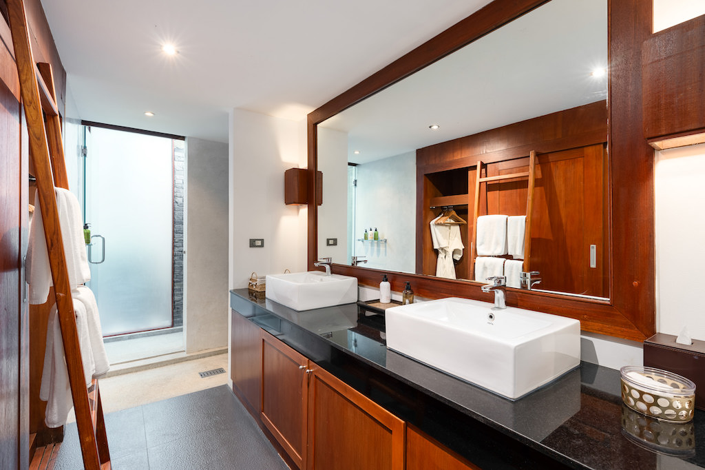 Koh Samui Beachfront Villa For Sale Bathroom 2