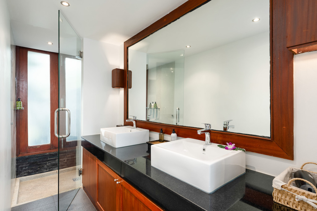Koh Samui Beachfront Villa For Sale Bathroom 4