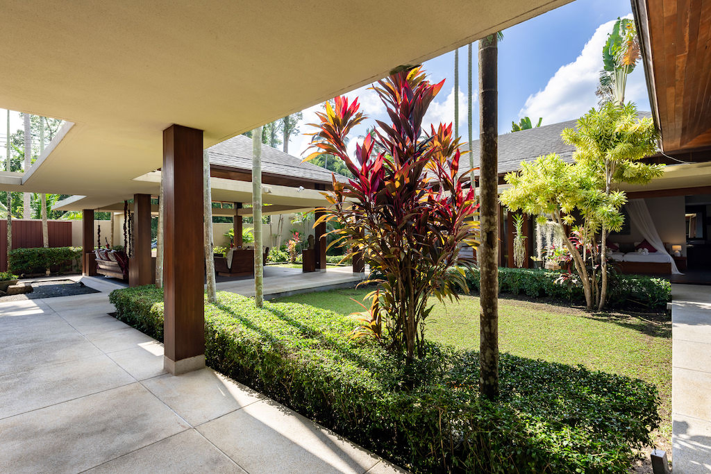 Koh Samui Beachfront Villa For Sale Courtyard Garden