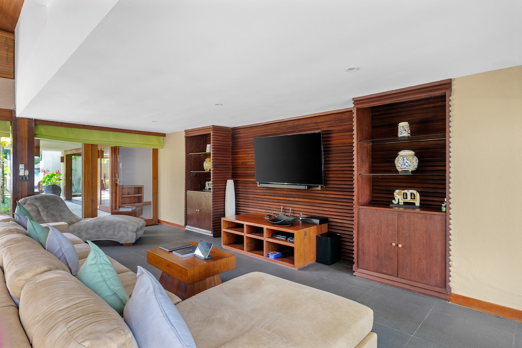 Koh Samui Beachfront Villa For Sale Lounge