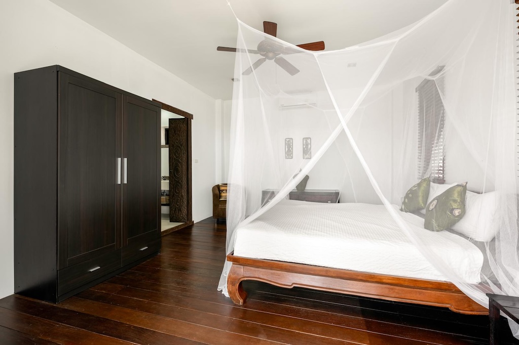 Koh Samui Balinese Style Villa Bedroom