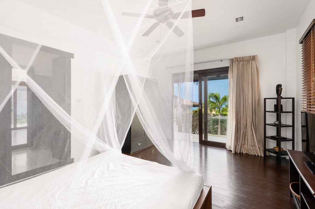 Koh Samui Balinese Style Villa Bedroom