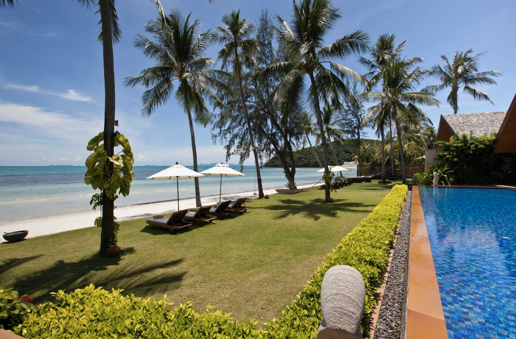 Koh Samui Beachfront Villa Lawn