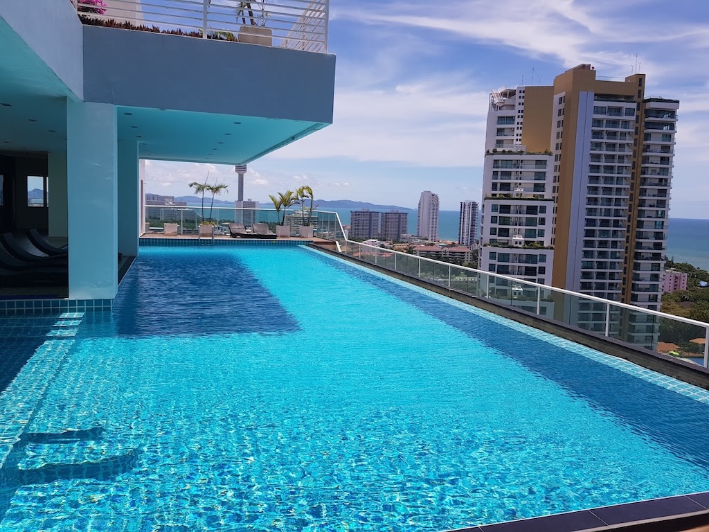 The View Cozy Beach Condo Swimming Pool