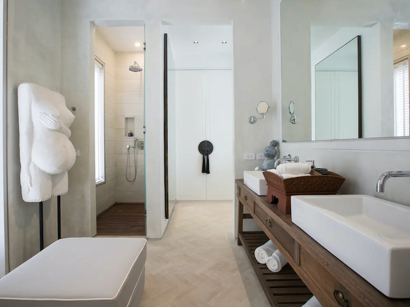 Ko Samui Beachfront Property Bathroom