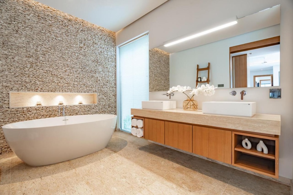 Anchan Flora Phuket Bathroom