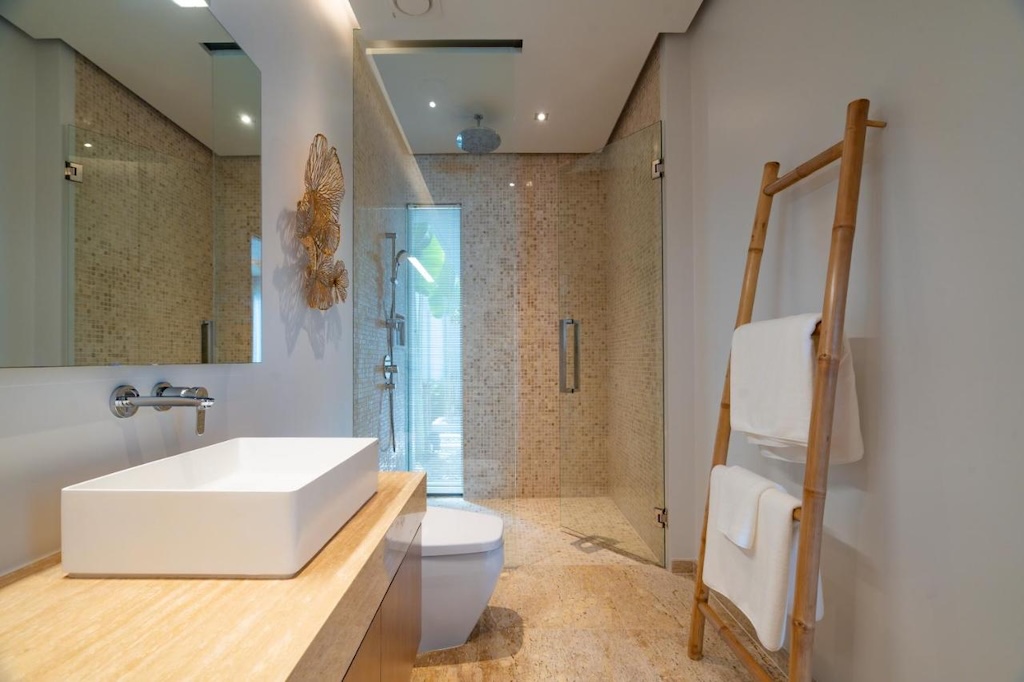 Anchan Flora Phuket Bathroom