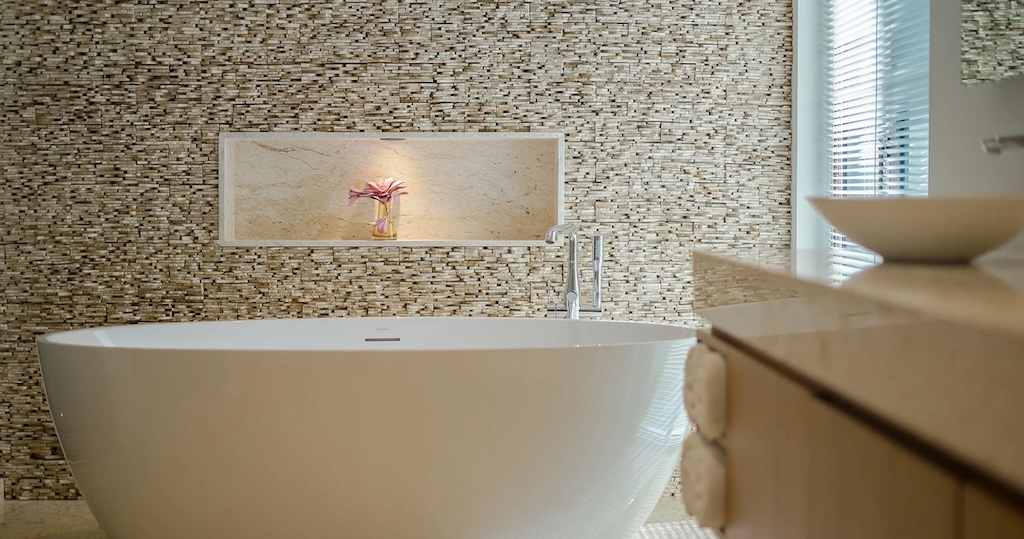 Anchan Flora Villas Phuket Bathroom