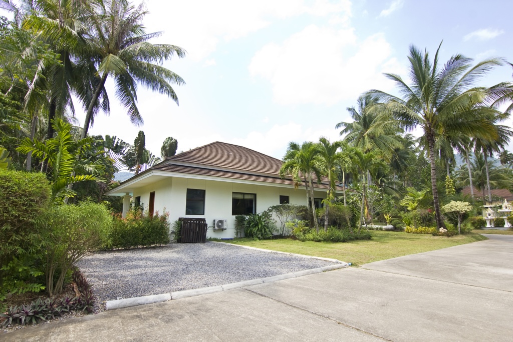Baan Leelavadee Koh Samui Parking