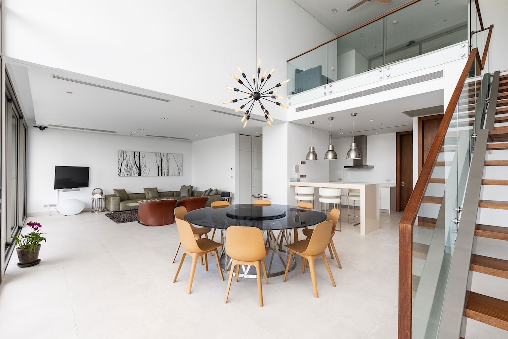 Malaiwana Patio Duplex Dining