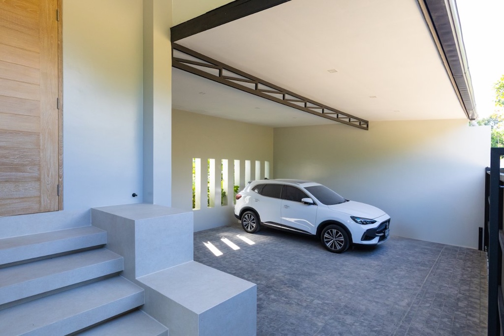 Manik Hillside Villa Phuket Parking
