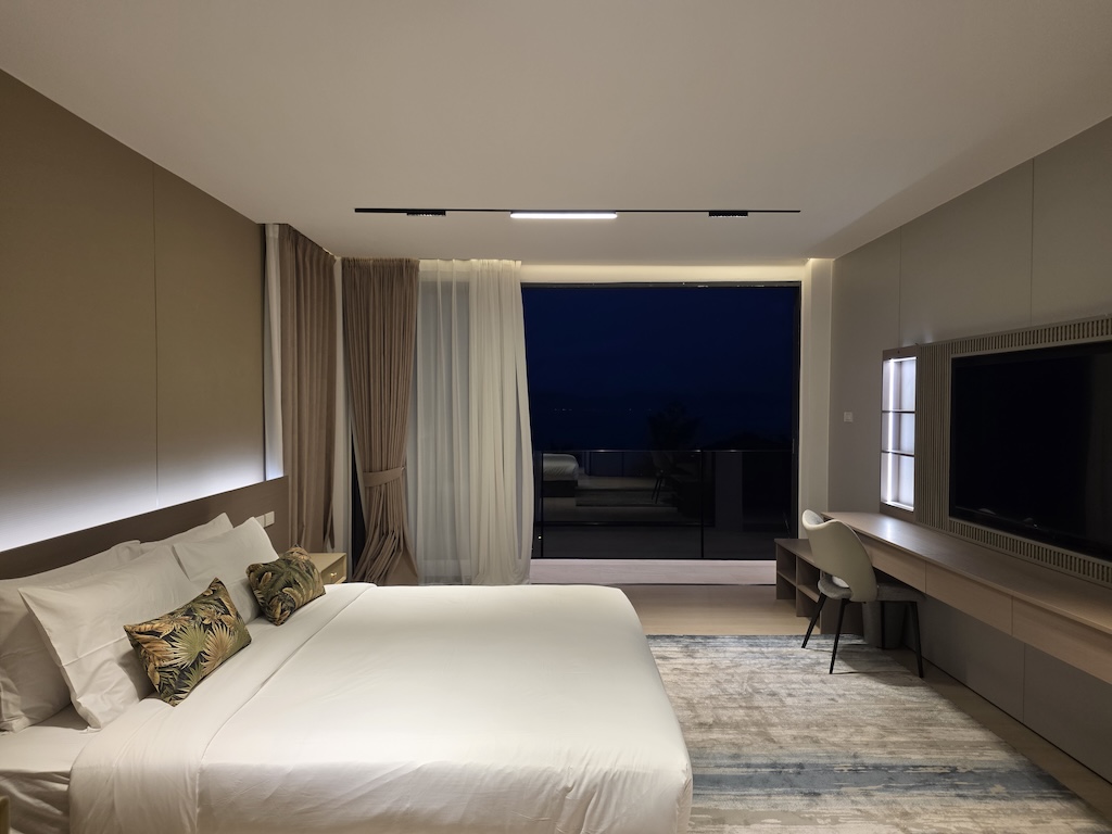 Ariya Season Residences Koh Samui bedroom
