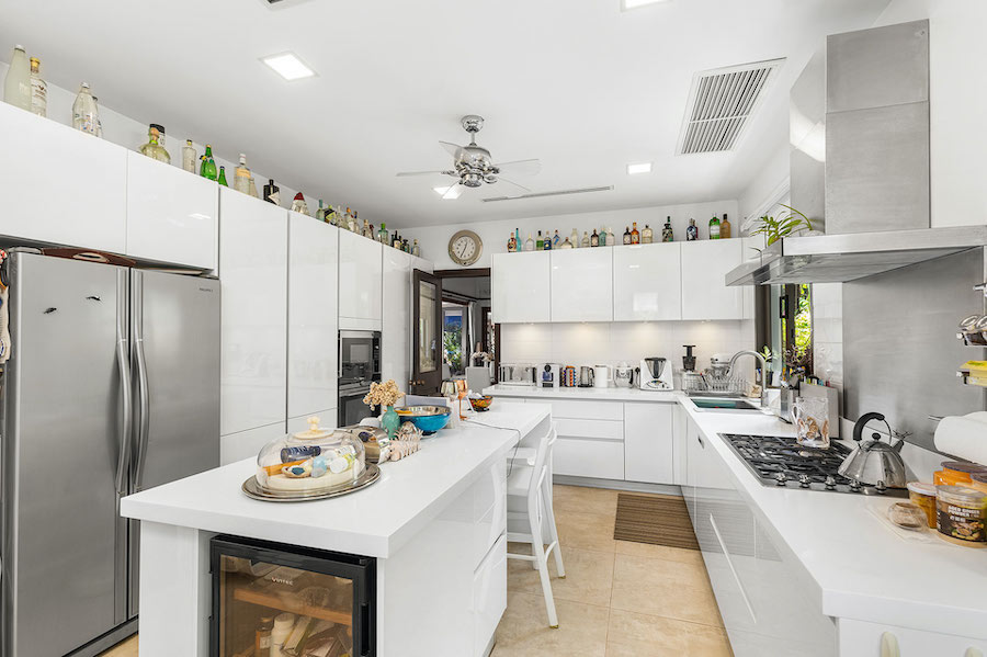 Sai Taan Estate Villa Phuket Kitchen