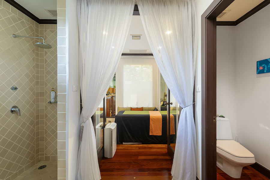 Sai Taan Estate Villa Phuket Bathroom