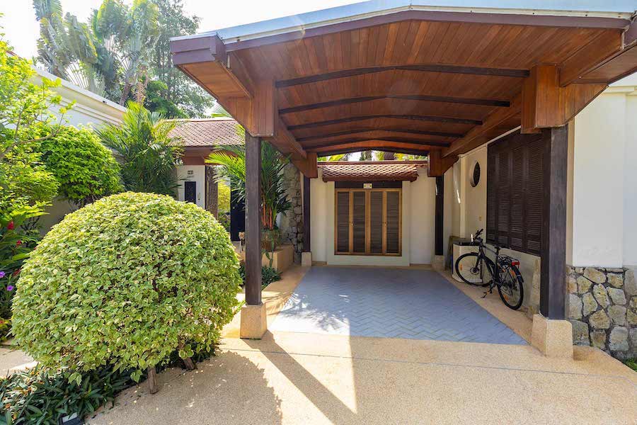 Sai Taan Estate Villa Phuket Parking