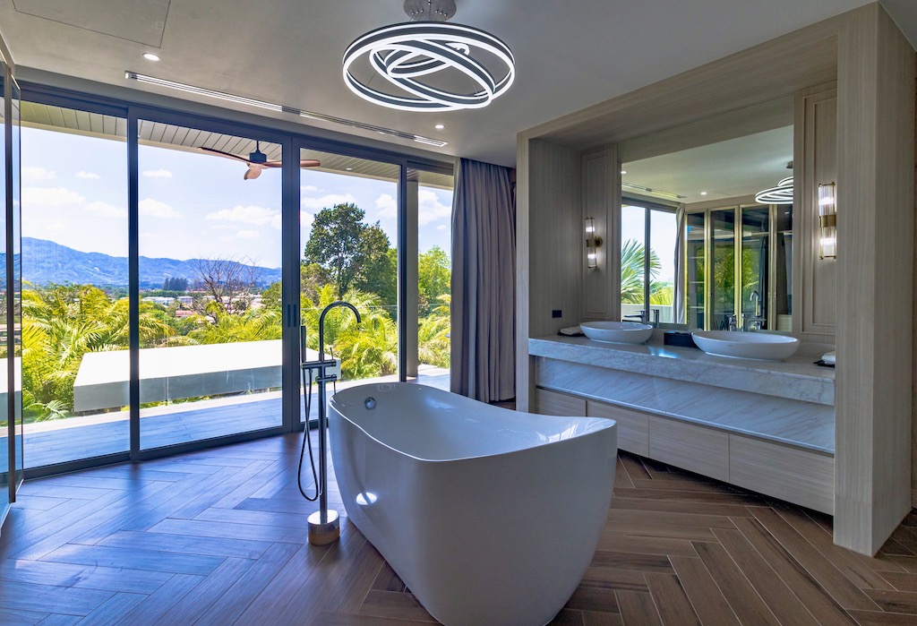Villa Lion Phuket Bath tub