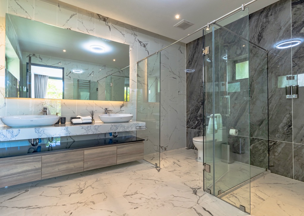 Villa Lion Phuket Bathroom