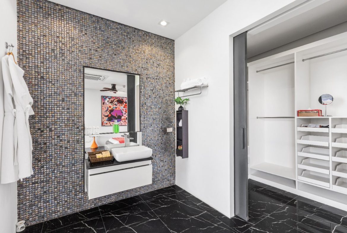 Villa Yin Kamala Headland Bathroom