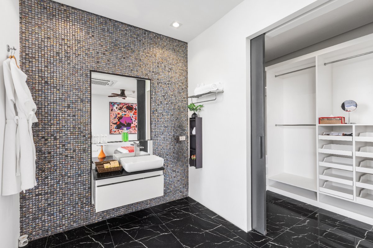 Villa Yin Kamala Headland Bathroom