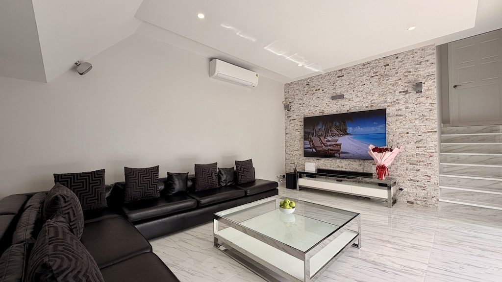 Chaweng Villa For Sale Lounge