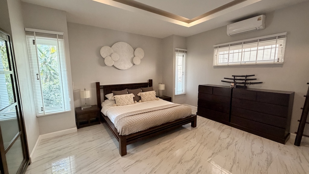 Chaweng Villa For Sale bedroom