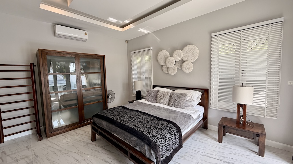 Chaweng Villa For Sale Bedroom
