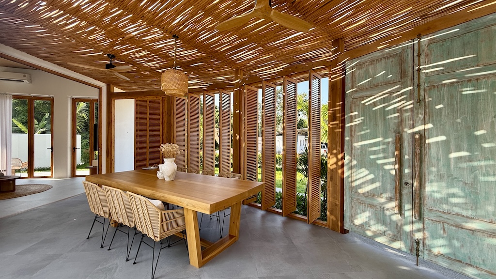 Eco Habitat Outdoor Dining