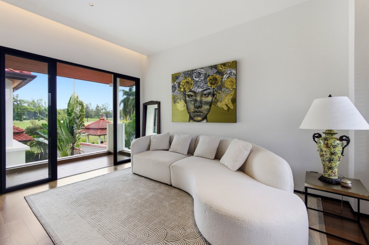 Laguna Fairway Villa Sofa