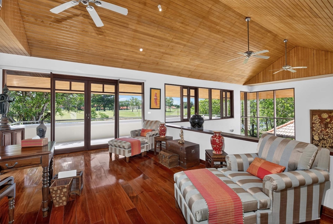 Laguna Homes Golf Villa Living Space