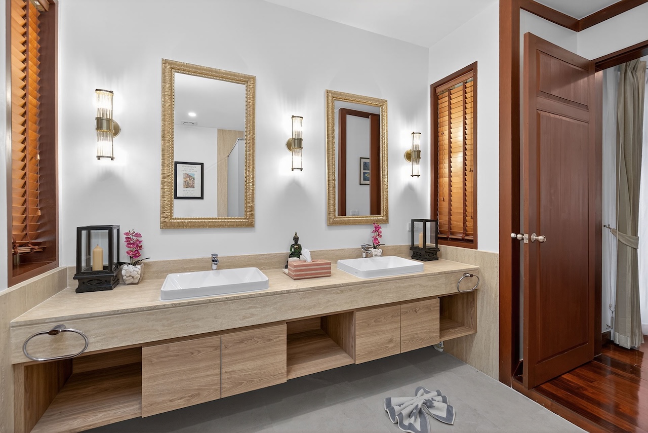 Laguna Homes Golf Villa Laguna Homes Golf Villa Bathroom