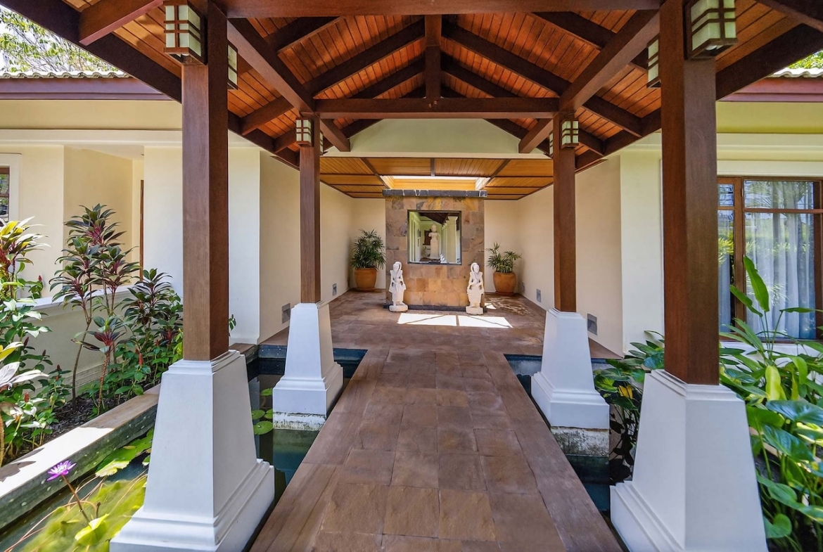 Laguna Homes Golf Villa Entrance
