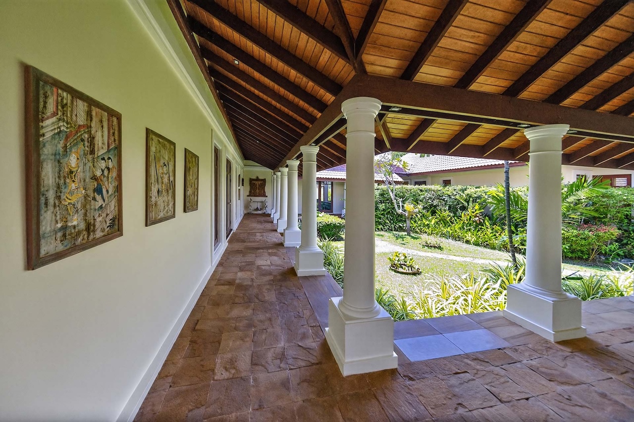 Laguna Homes Golf Villa Laguna Homes Golf Villa Covered Walkway