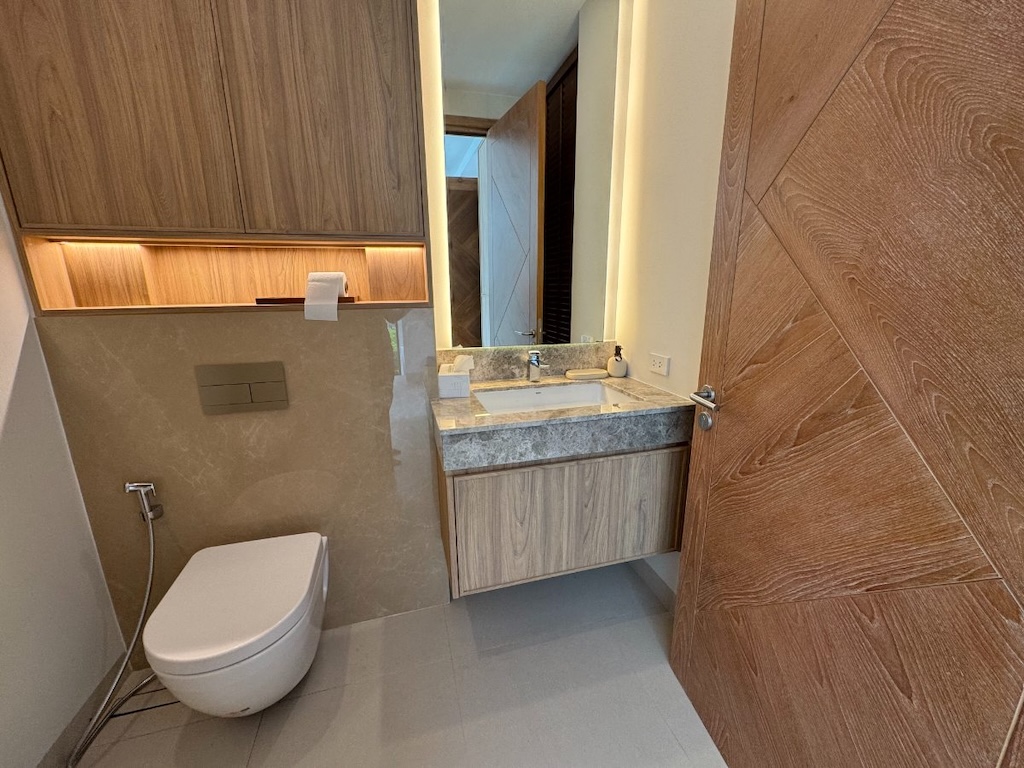 Mandarin Villa Bathroom