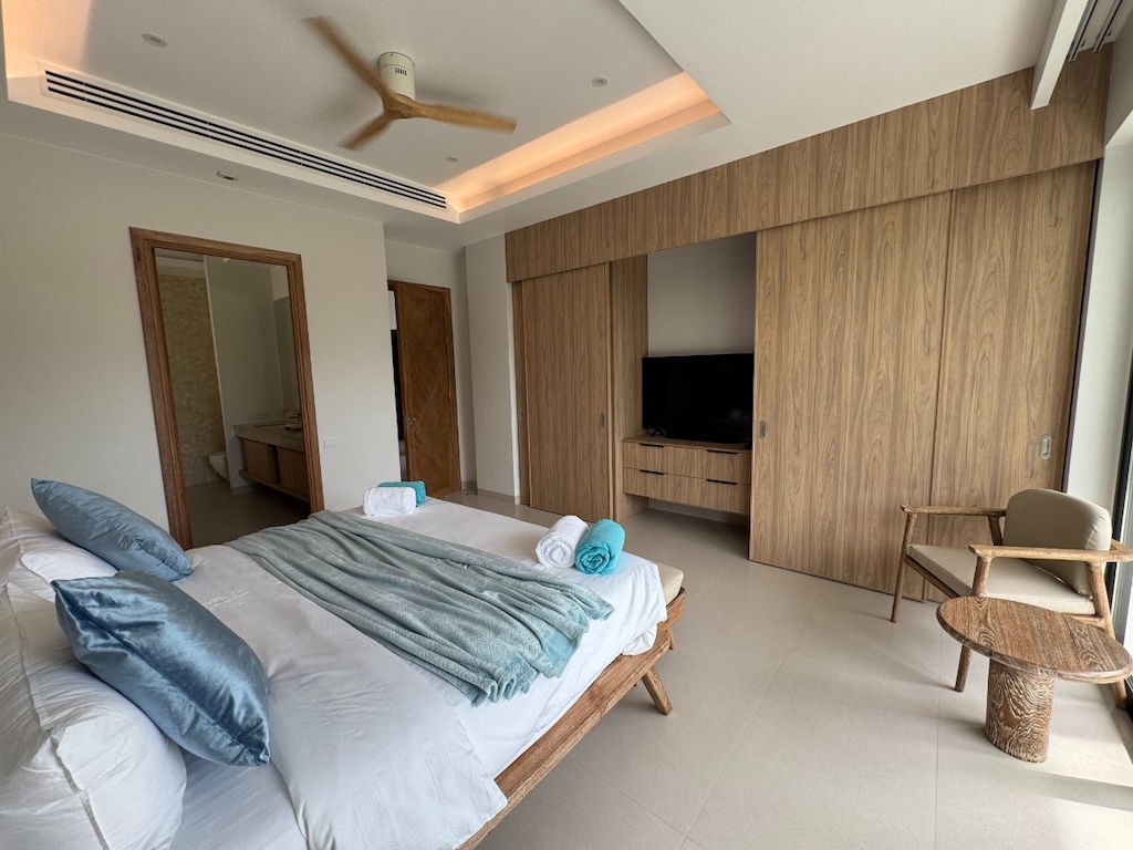 Mandarin Villa Bedroom