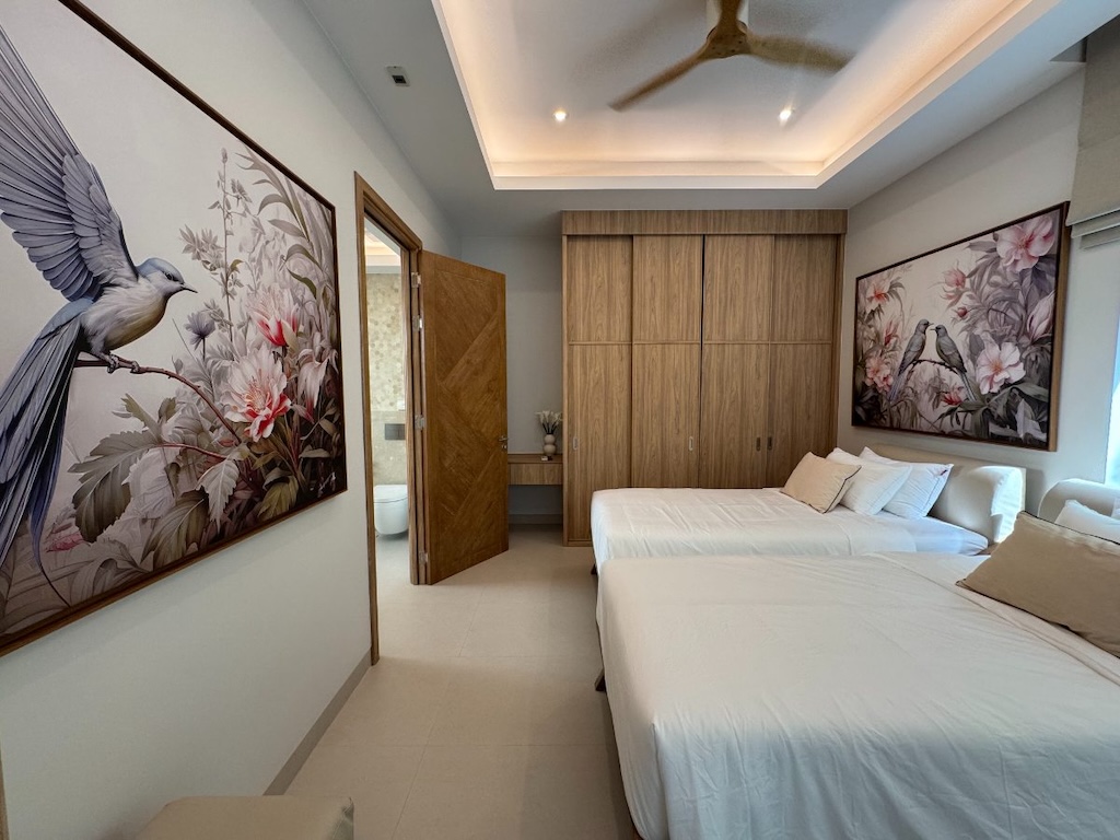 Mandarin Villa Bedroom