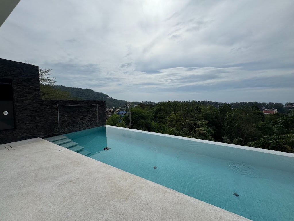 Mandarin Villa Swimming Pool