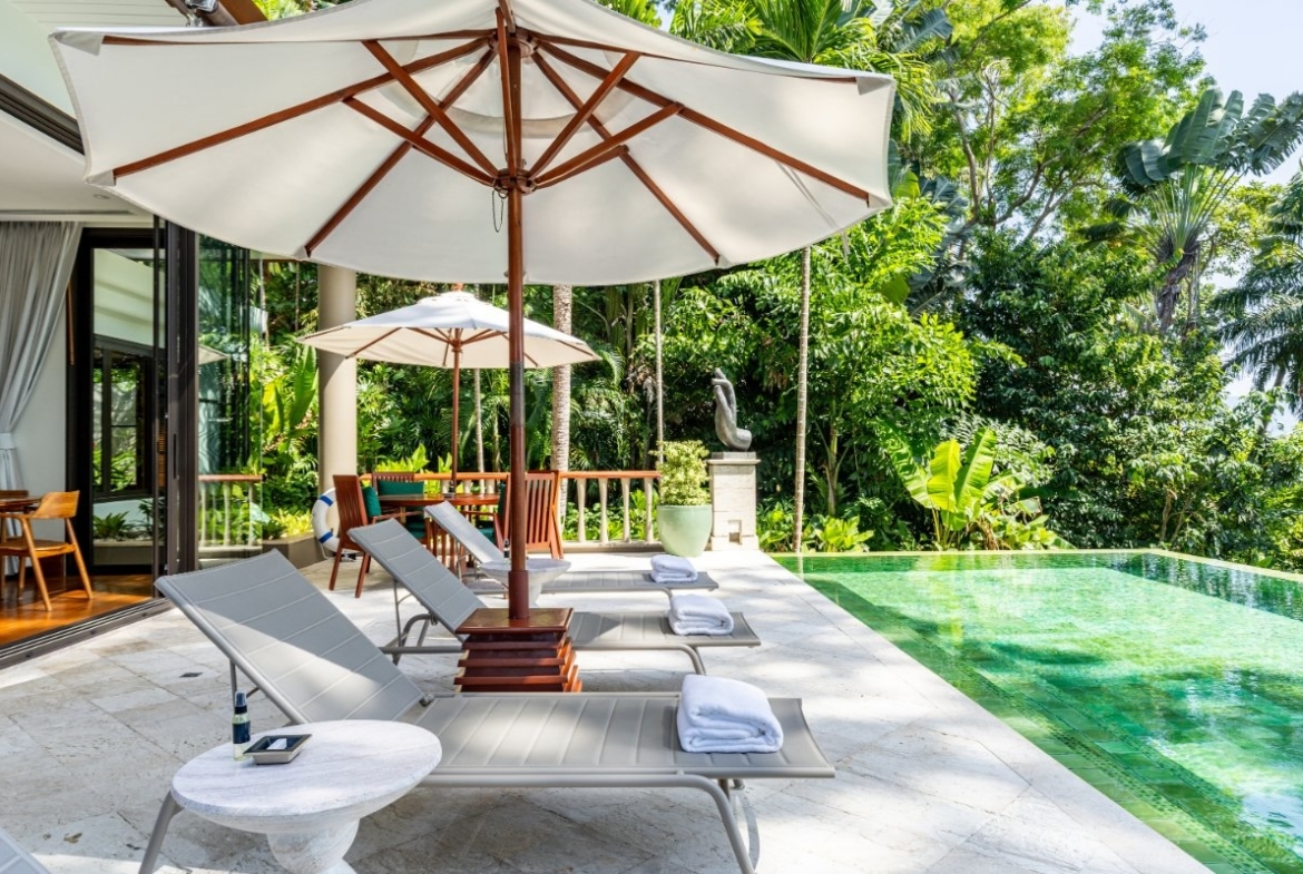 Signature Resort Villa 9 Phuekt Sun Loungers