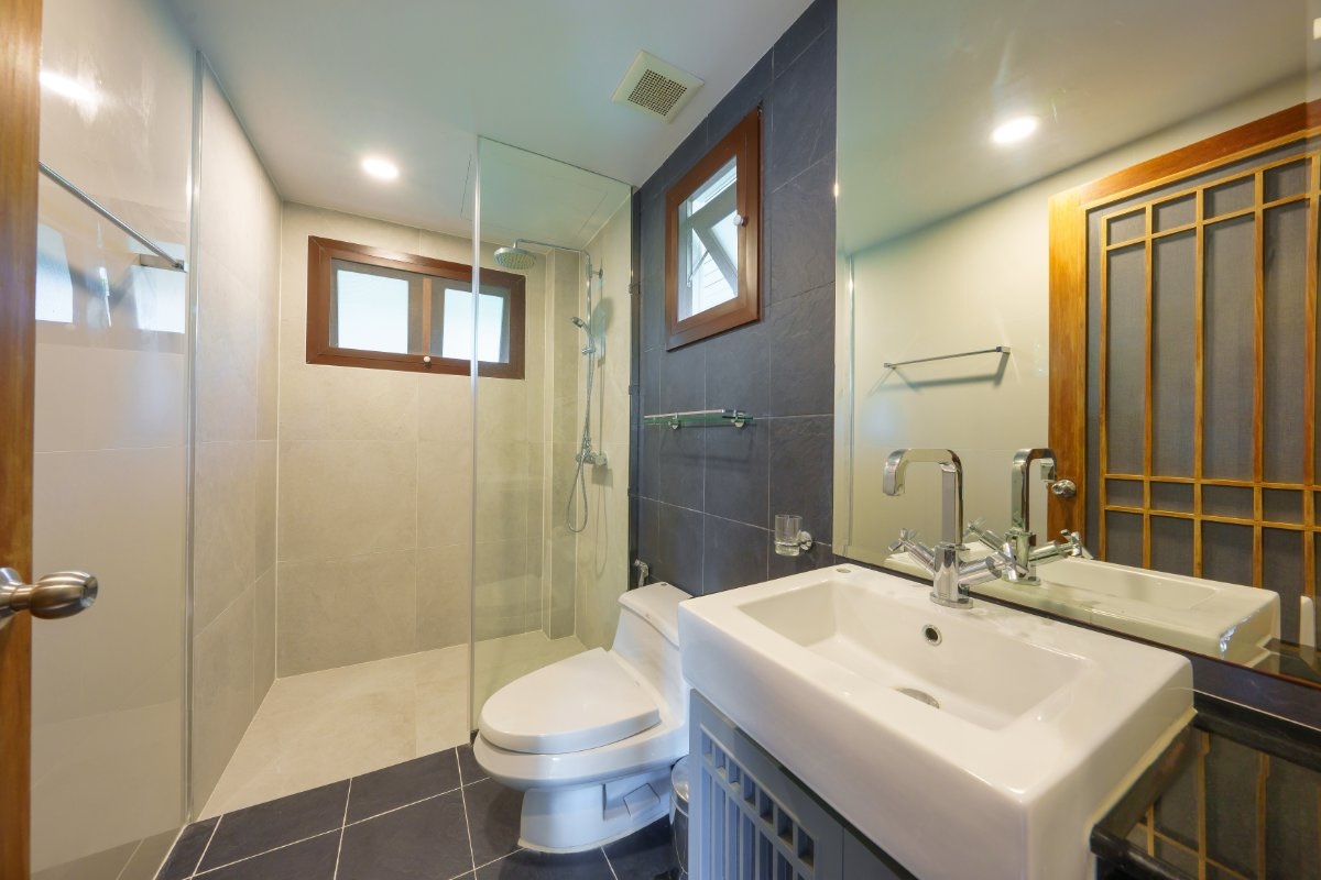 The Estate Boat Lagoon Bathroom