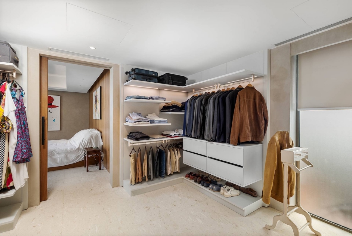 The Park Villa Laguna Walk In Wardrobe
