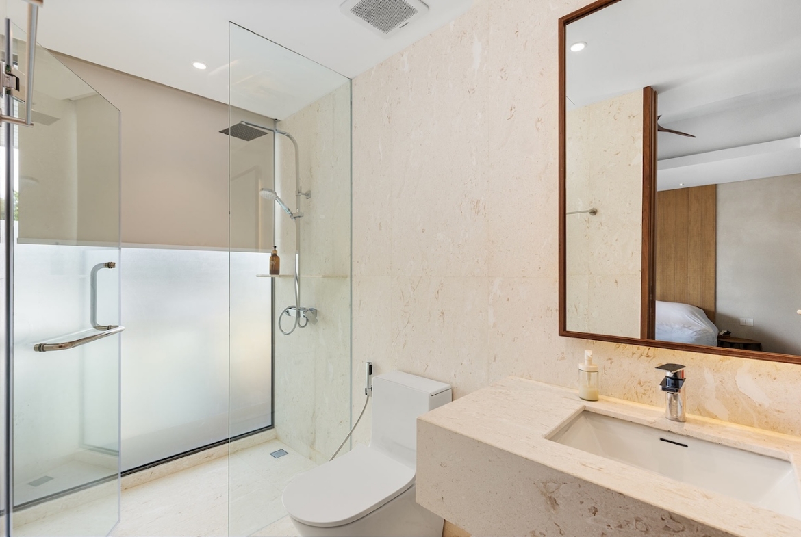 The Park Villa Laguna Bathroom
