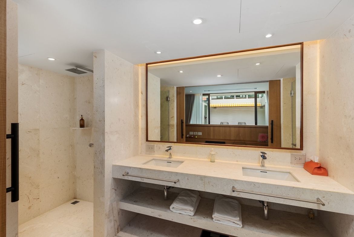 The Park Villa Laguna Bathroom