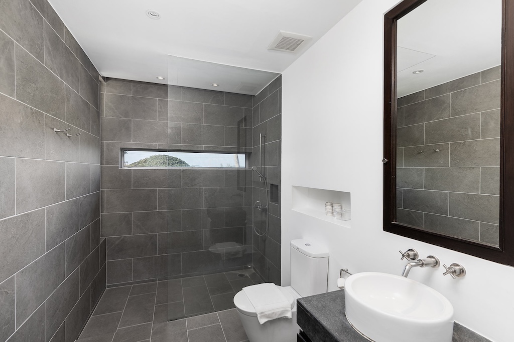 Villa Napalai Bathroom