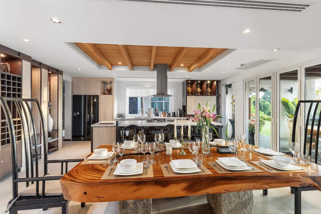 Villa Thai Sawan Dining