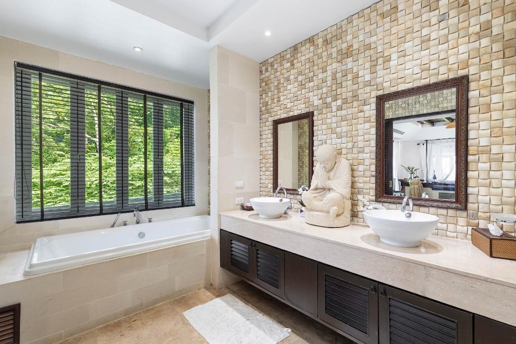 Villa Thai Sawan Bathroom