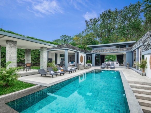 Villas By The Big Bamboo Pool