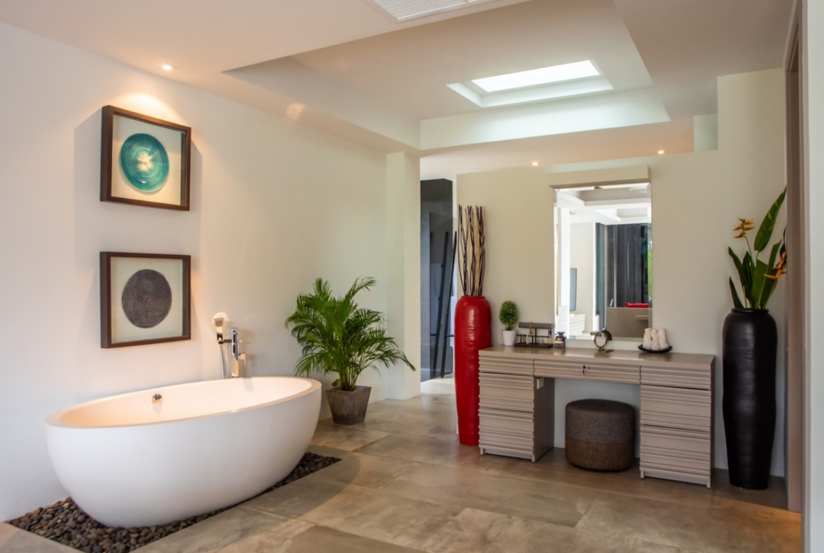Villas By The Big Bamboo Bathroom
