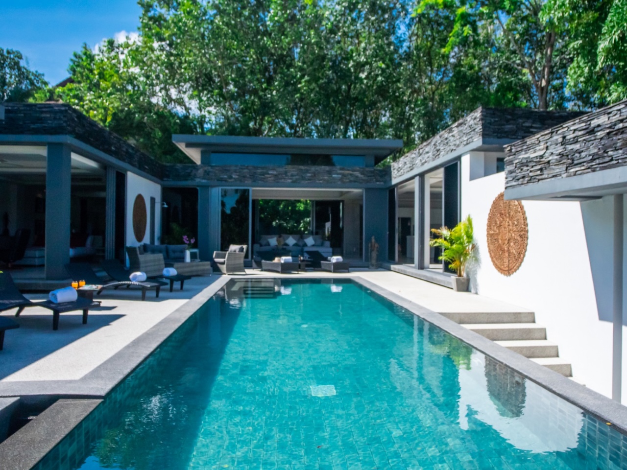 Villas By The Big Bamboo Pool